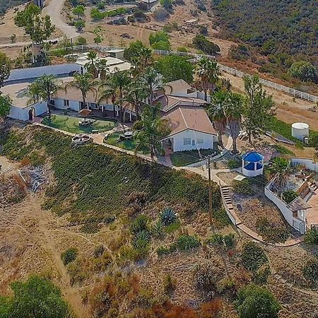 Private Home On 10 Acres - Heated Salt Pool & Jacuzzi, Mountain & City Views, Horseshoes, Basketball, Bbq, Golf Putting, Foosball, Croquet, Bose Stereo, White Cotton Bedding - Hilltop Hacienda, Pool Heat Optional Jamul Buitenkant foto