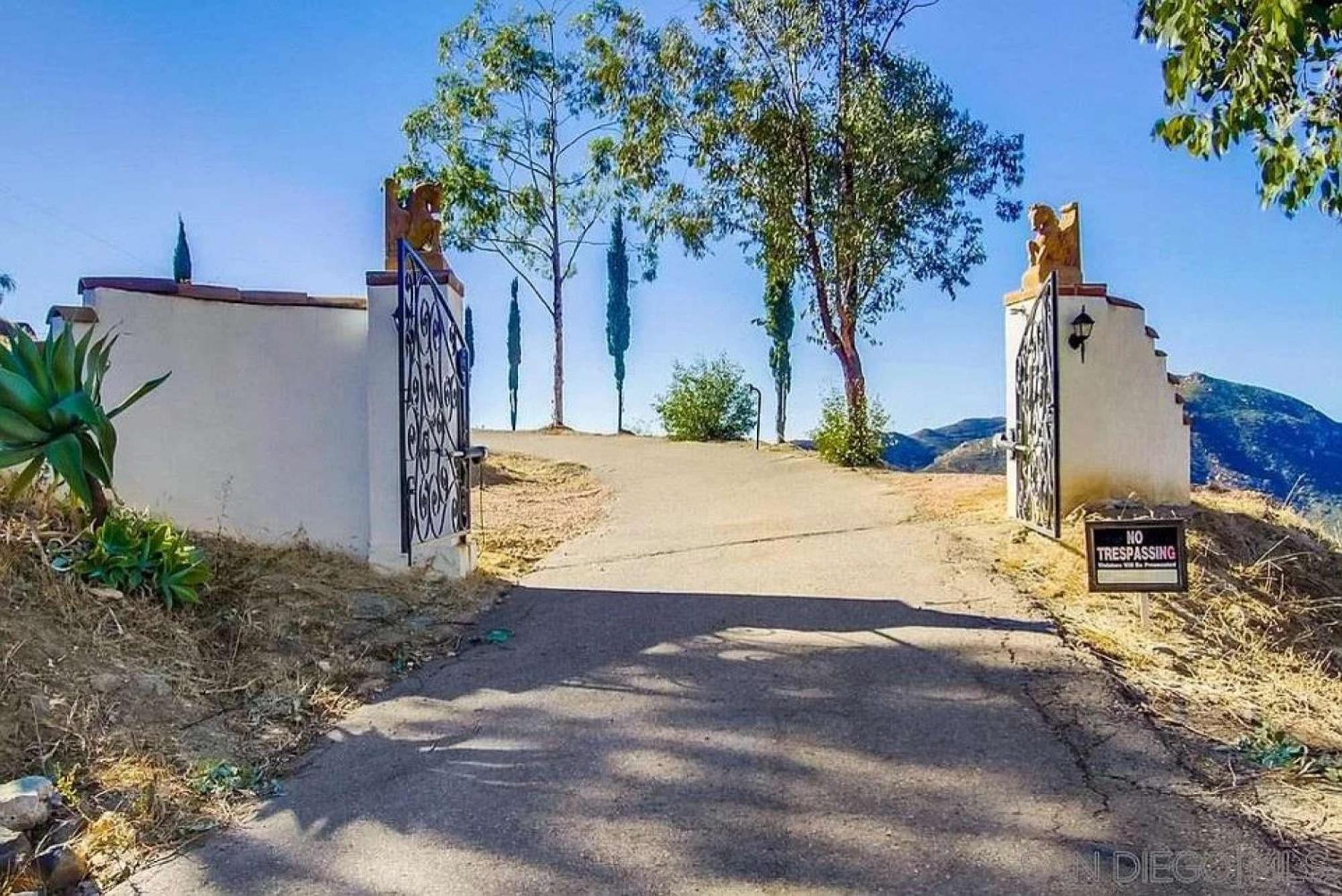 Private Home On 10 Acres - Heated Salt Pool & Jacuzzi, Mountain & City Views, Horseshoes, Basketball, Bbq, Golf Putting, Foosball, Croquet, Bose Stereo, White Cotton Bedding - Hilltop Hacienda, Pool Heat Optional Jamul Buitenkant foto