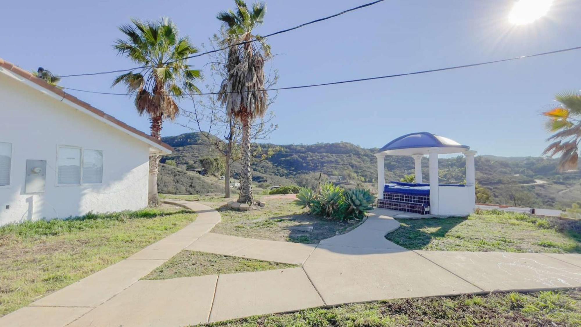 Private Home On 10 Acres - Heated Salt Pool & Jacuzzi, Mountain & City Views, Horseshoes, Basketball, Bbq, Golf Putting, Foosball, Croquet, Bose Stereo, White Cotton Bedding - Hilltop Hacienda, Pool Heat Optional Jamul Buitenkant foto