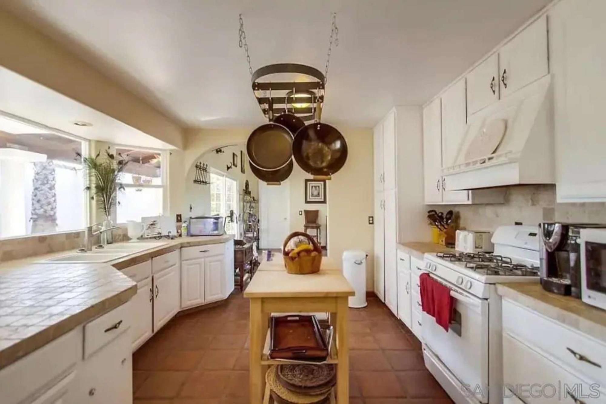 Private Home On 10 Acres - Heated Salt Pool & Jacuzzi, Mountain & City Views, Horseshoes, Basketball, Bbq, Golf Putting, Foosball, Croquet, Bose Stereo, White Cotton Bedding - Hilltop Hacienda, Pool Heat Optional Jamul Buitenkant foto