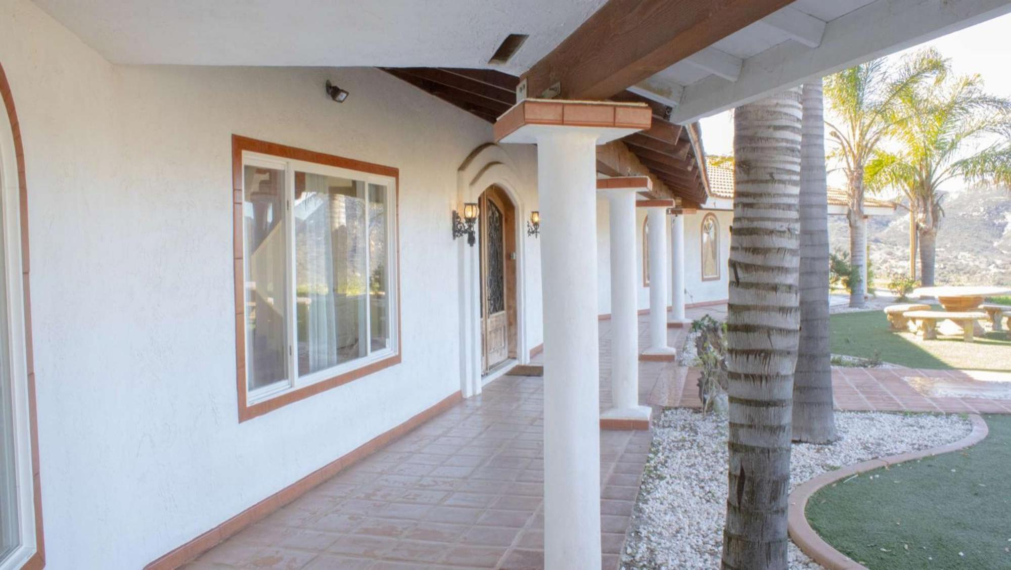 Private Home On 10 Acres - Heated Salt Pool & Jacuzzi, Mountain & City Views, Horseshoes, Basketball, Bbq, Golf Putting, Foosball, Croquet, Bose Stereo, White Cotton Bedding - Hilltop Hacienda, Pool Heat Optional Jamul Buitenkant foto